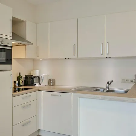 Huswell - Lovely Family 50 Meters From The Sea 아파트 *